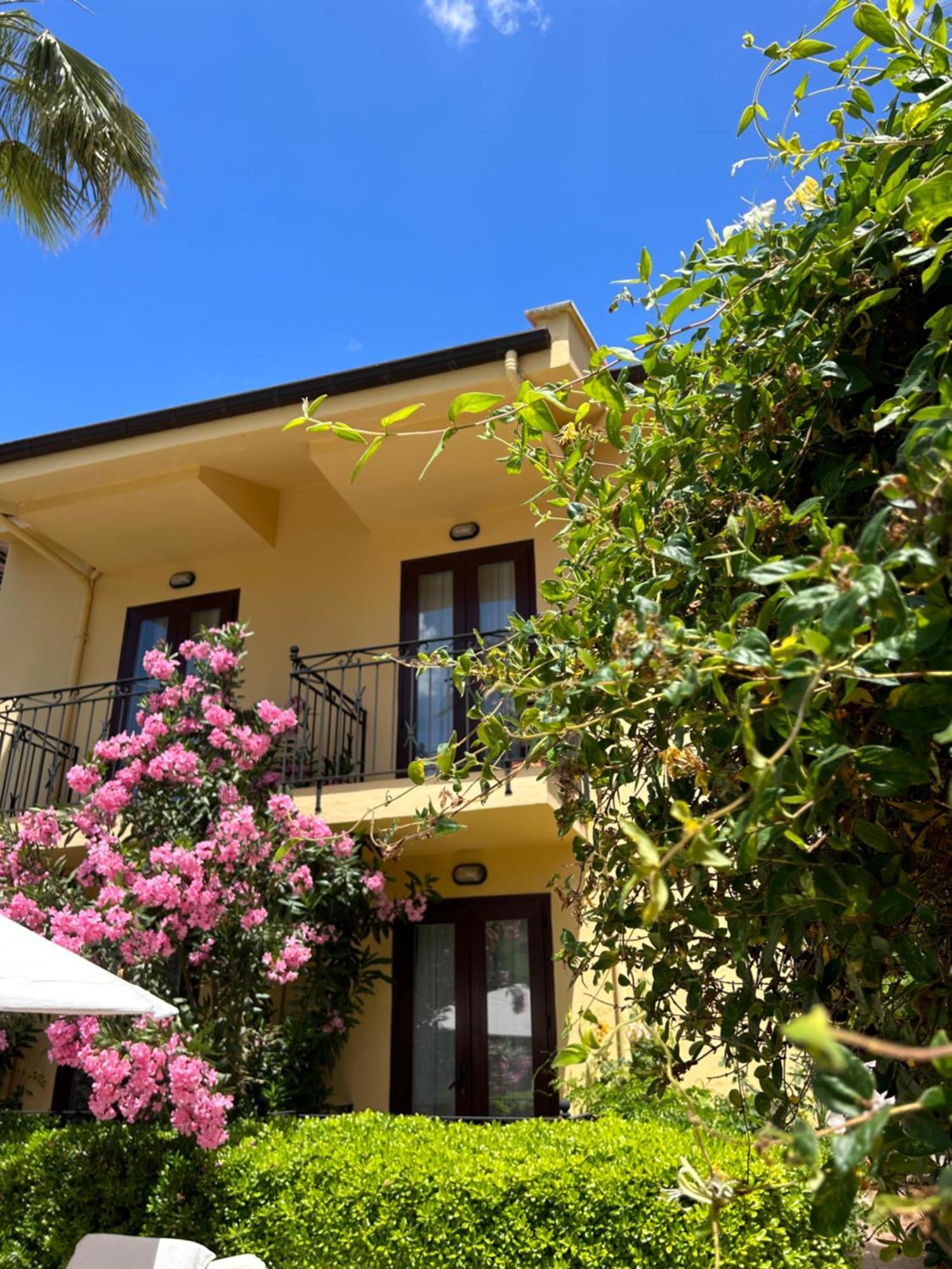 Villa Danlin Hotel ギョジェク エクステリア 写真